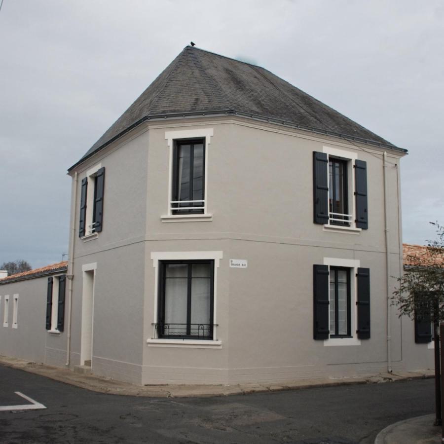 Le Cachet D'Une Maison De Centre-Bourg A Beauvoir-Sur-Mer Exterior photo